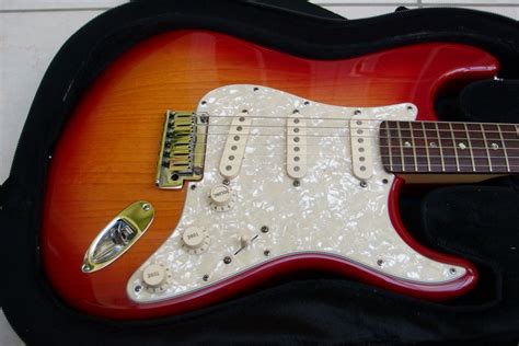 Fender American Deluxe Stratocaster Ash [2004 2010] Image 790197 Audiofanzine