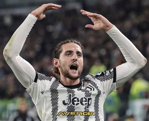 Rabiot Snubs Manchester United Extend Juventus Deal