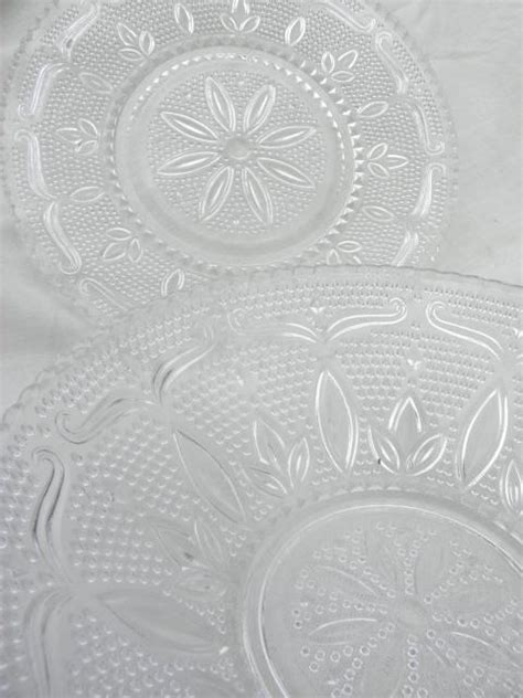 Vintage Heritage Pattern Federal Glass Serving Pieces Fruit Bowl And Sandwich Or Cake Plate