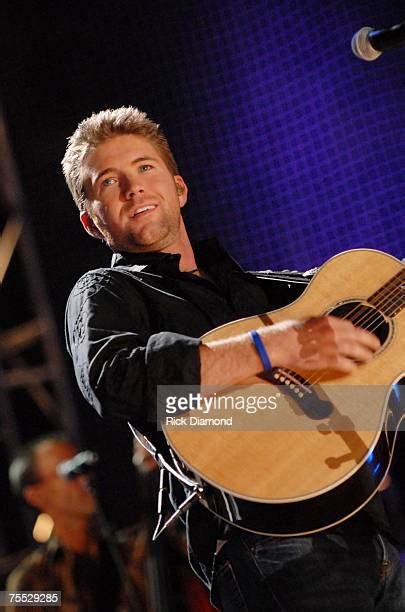 Josh Turner In Concert Photos And Premium High Res Pictures Getty Images