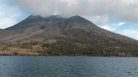 Bandara Di Sulawesi Masih Tutup Sementara Imbas Erupsi Gunung Ruang