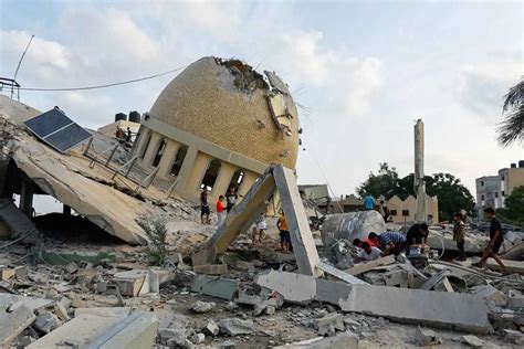 Israel Gempur Gaza 450 Tewas 2 Masjid Dibom