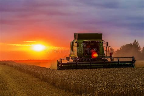 5 048 Harvest Combine Sunset Stock Photos Free Royalty Free Stock