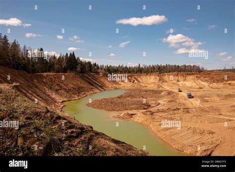 deep sand roads  res stock photography  images alamy