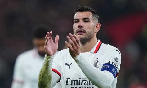 Theo Hernandez Espulso Dopo La Fine Di Fiorentina Milan Quante