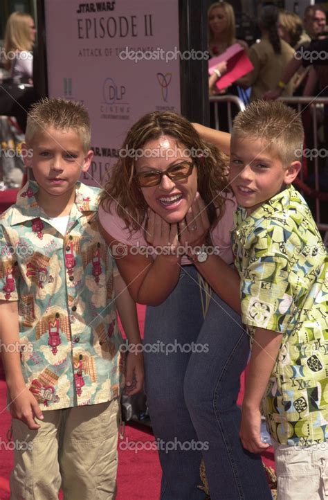 Cole and Dylan Sprouse with their mom – Stock Editorial Photo © s ...