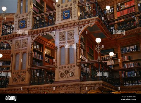 Library Of Canadian Parliament Building In Ottawa Stock Photo Alamy