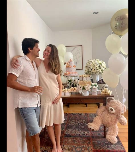 Foto Nathalia Dill E O Noivo Pedro Curvello Organizaram Ch De Beb