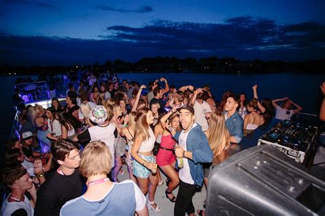 Fiesta En Barco Puesta De Sol En Valencia Boat Party