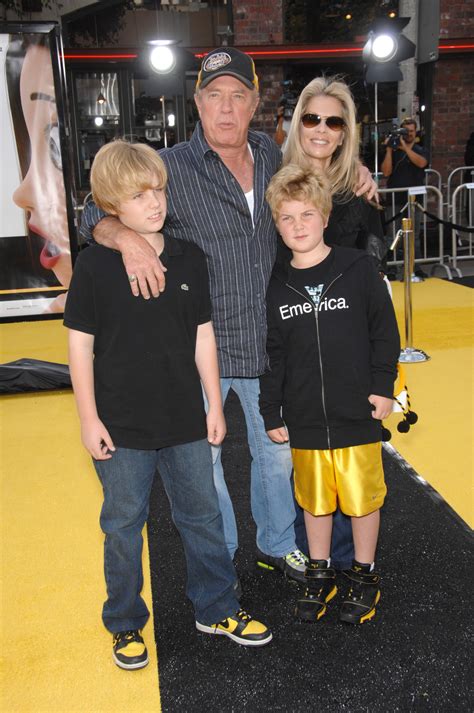 After his sister died, James Caan stopped acting for 15 years so he