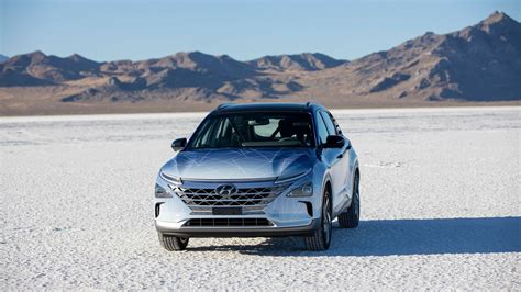 Hyundai engineers aim high with green cars at Bonneville