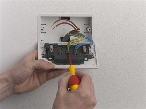 Julian Cassell's DIY Blog » Blog Archive Changing a socket - HOW TO DIY – WHAT TO USE – WHERE TO BUY