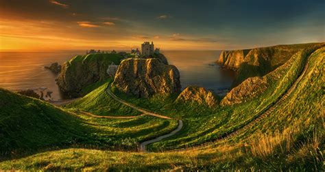 Dunnottar Wallpaper - Transform Your Walls with Happywall!