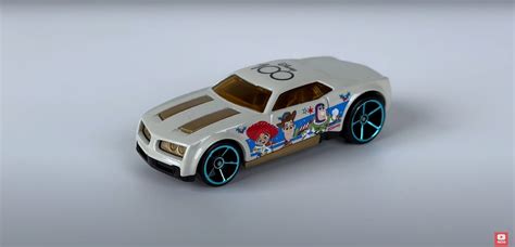 Hot Wheels Set Of Five Cars Celebrates 100 Years Of Disney Autoevolution