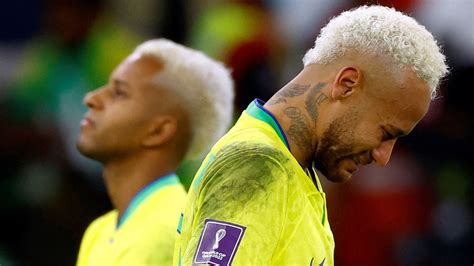 Neymar Reveals Private Texts With Brazil Teammates After FIFA World Cup