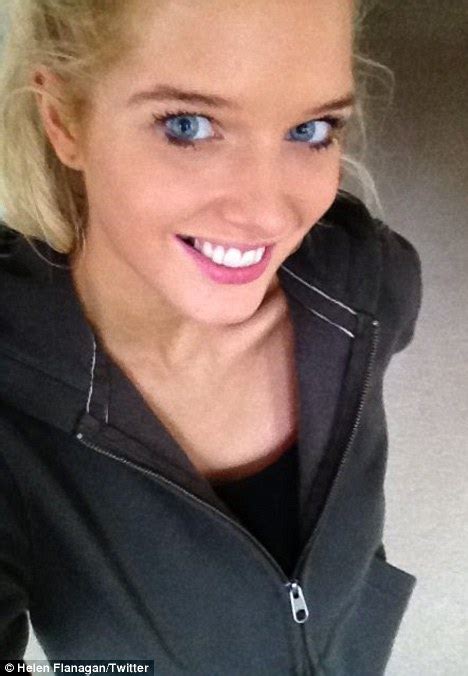 Helen Flanagan Shows Off Her New Blonde Locks On Twitter Daily Mail Online