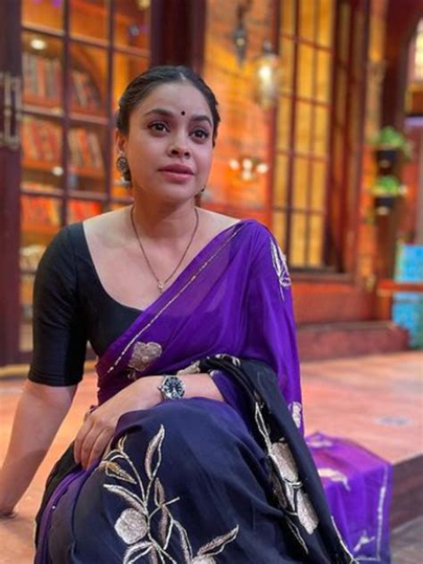 Sumona Chakravartis 15 Glamorous Sarees Times Of India