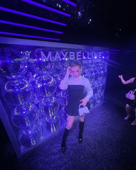 Krystal Sergeant | Gorgeous gorgeous girls have messy rooms | Instagram