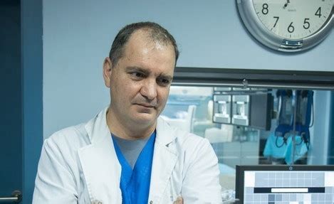 В УМБАЛ "Св. Иван Рилски" оперират мозъчни тумори в будно състояние ...