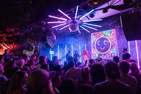 Best Lesbian Clubs In Austin Why These Texas Places Are Special Blog