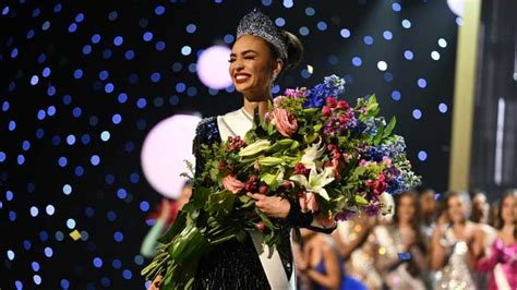 Miss Estados Unidos Es Coronada Reina De La Belleza Universal