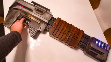 Made The 1993 Classic Doom Plasma Rifle In Real Life With Soundlight