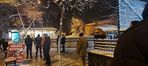 Kartopu savaşı gerçek savaşa dönüştü Beyoğlu Tophane Parkında gece