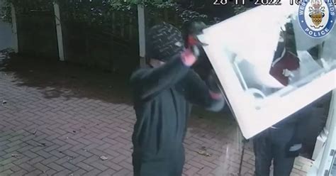 Shocking Video Shows Burglary Gang Targeting Homes In And Around