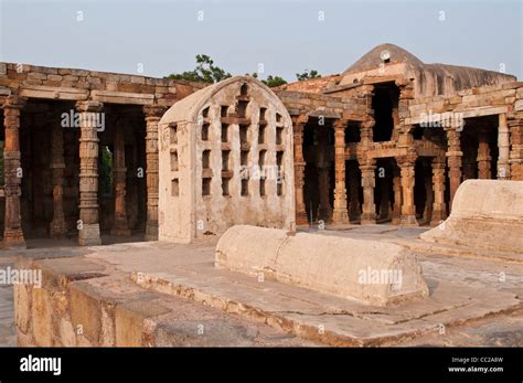 Courtyard In Quwwat Ul Islam The Might Of Islam Mosque Qutb Minar