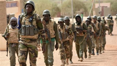 Plusieurs Morts Dans Lattaque Dun Camp Militaire Au Mali