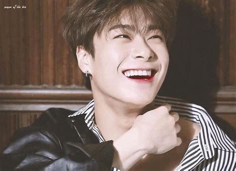 Rest In Peace Moonbin🕊🤍💜 アストロ ムンビン 偶像