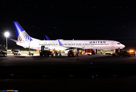 Boeing 737 924 ER Large Preview AirTeamImages