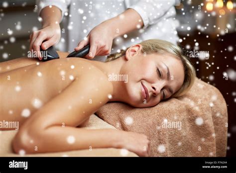 Hot Stone Back Massage Hi Res Stock Photography And Images Alamy