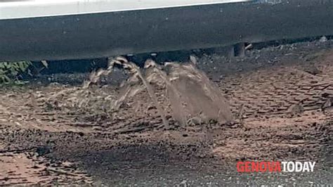 Si Rompe Un Tubo Dell Acqua Strade Allagate In Centro