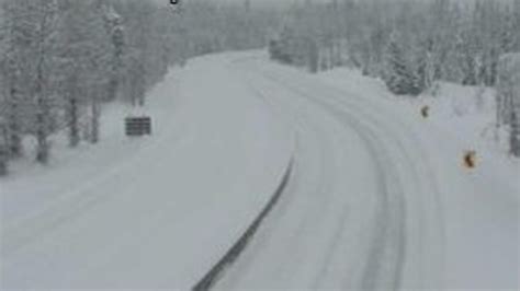 I 90 At Snoqualmie Pass Reopens After Closing For Weather