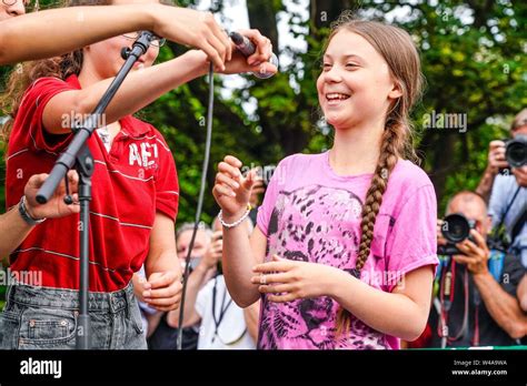 Klimaaktivistin Greta Thunberg Fotos Und Bildmaterial In Hoher