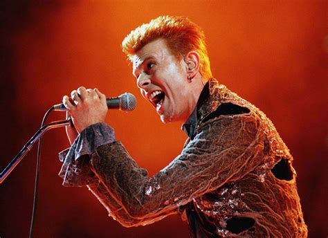 PHOTOS: How David Bowie transformed into a cultural icon | PBS News