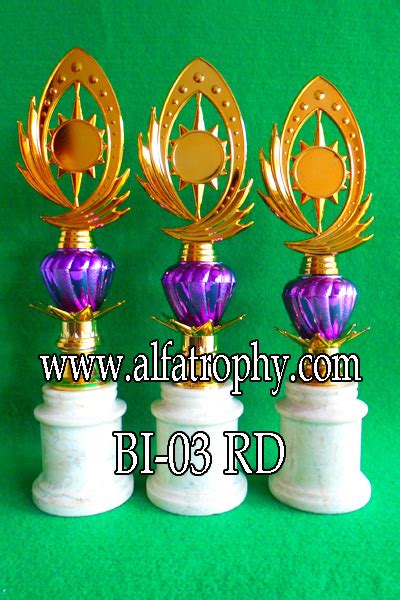 Jual Trophy Murah Pabrik Piala Wisuda Alfa Trophy Distributor