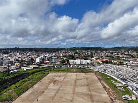 Prefeitura abre fase de testes do sistema de irrigação do Estádio