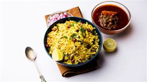 Poha In Breakfast नाश्त्यात पोहे खा दिवसभर उत्साही राहाल Food Poha