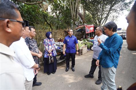 Pj Wali Kota Batu Aries Tinjau Pembongkaran Kios Pasar Relokasi