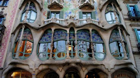 Así es la leyenda de Sant Jordi escondida en la fachada de Casa Batlló