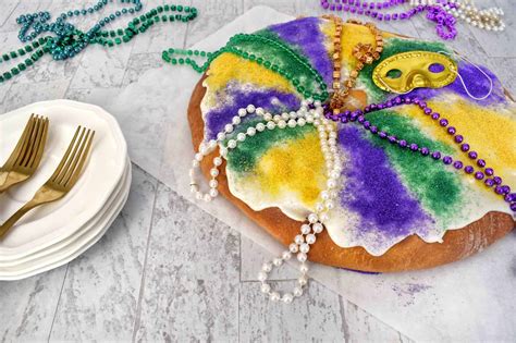 Traditional Mardi Gras King Cake In Fine Taste