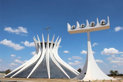 Arquitetura Moderna criou traços geométricos em concreto armado