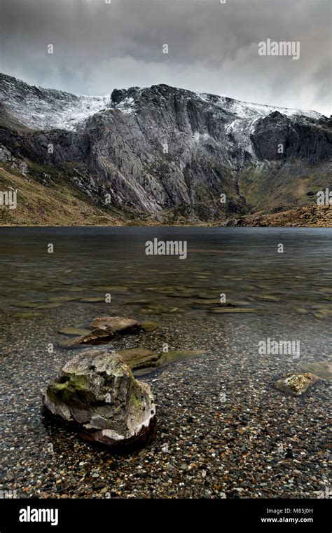 Llyn Idwal And The Devils Kitchen In The Glyderau Mountain Range In