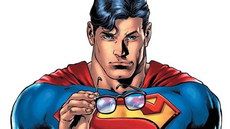 Superman Confirms Why His Glasses Are Key To His Secret Identity