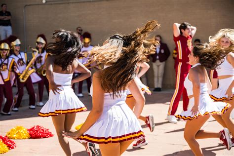 USC Song Girls - 2023 edition : r/cheerleaders