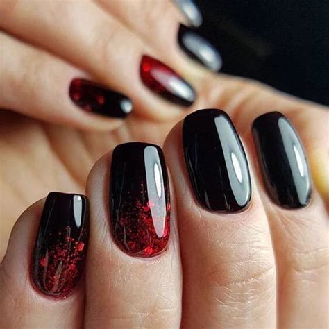 40 Black Nail Designs To Try This Year Ray Amaari Black Nails With