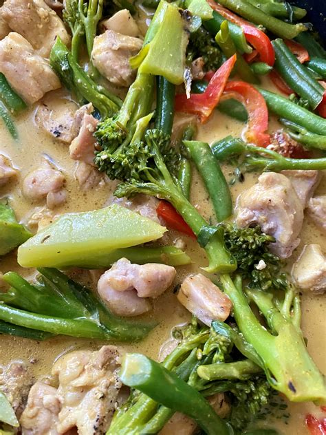 Thai Red Curry Chicken Bunch