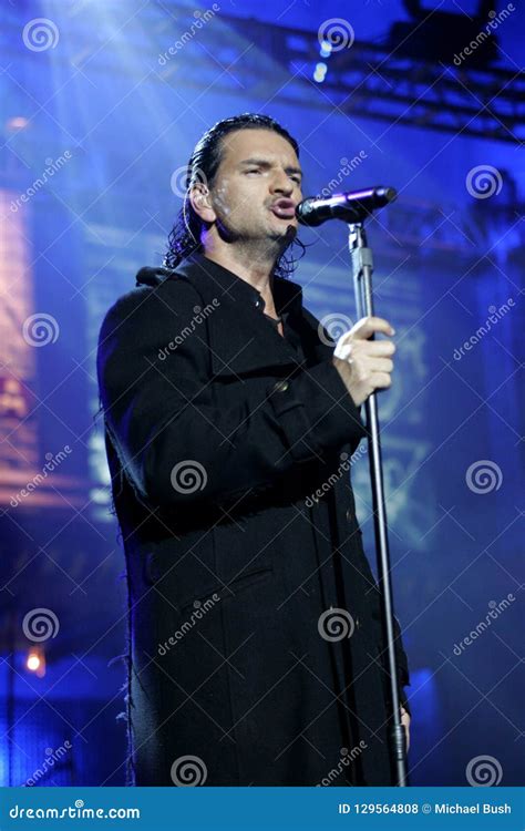 Ricardo Arjona Performs in Concert Editorial Stock Photo - Image of ...